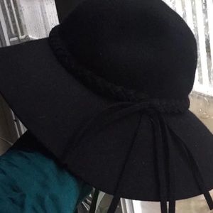 Old Navy Wool Floppy Hat • FINAL PRICE DROP